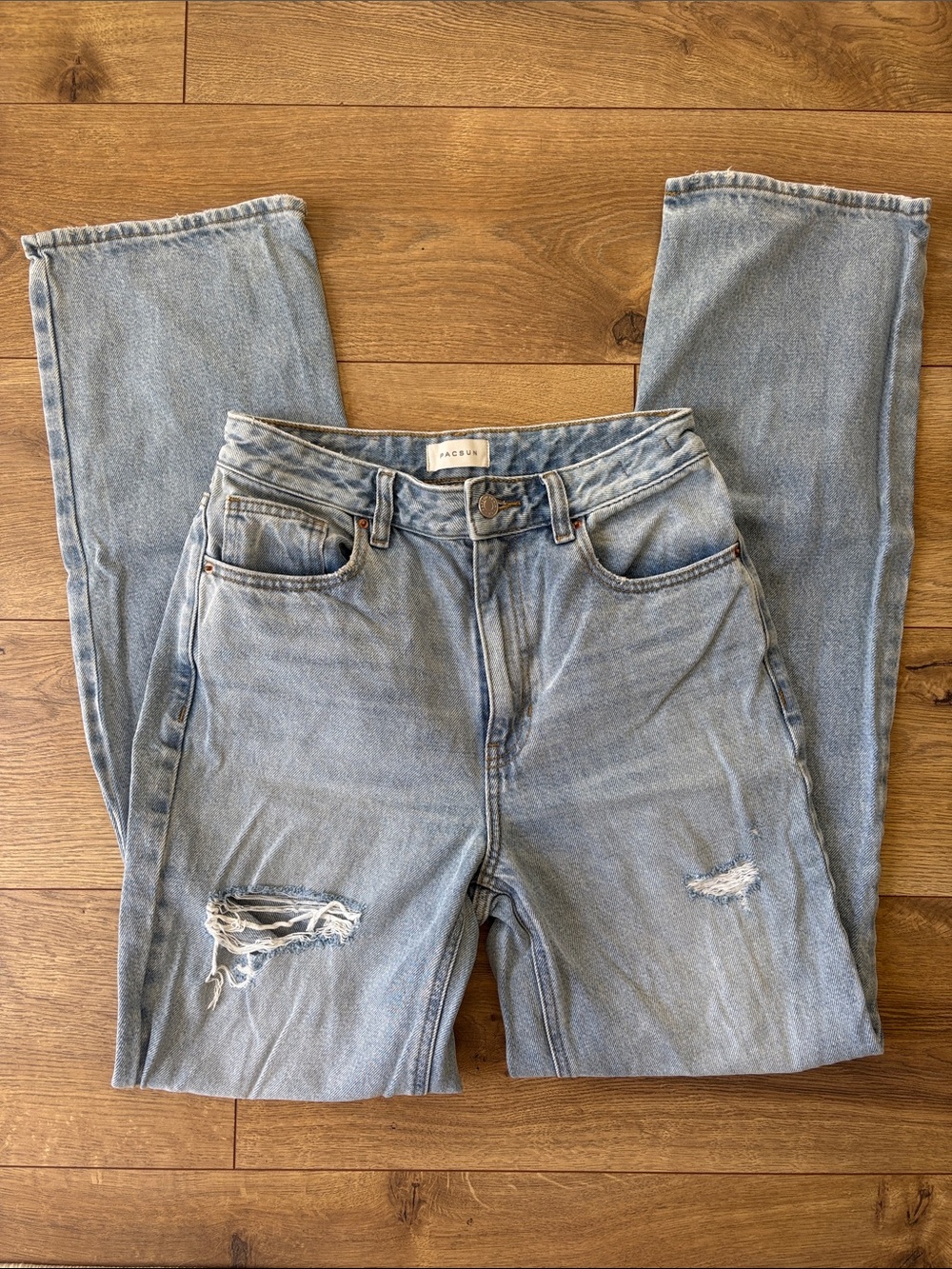 PacSun 90s Boyfriend Light Blue Straight-Leg Distressed Denim Jeans - Picture 2 of 8